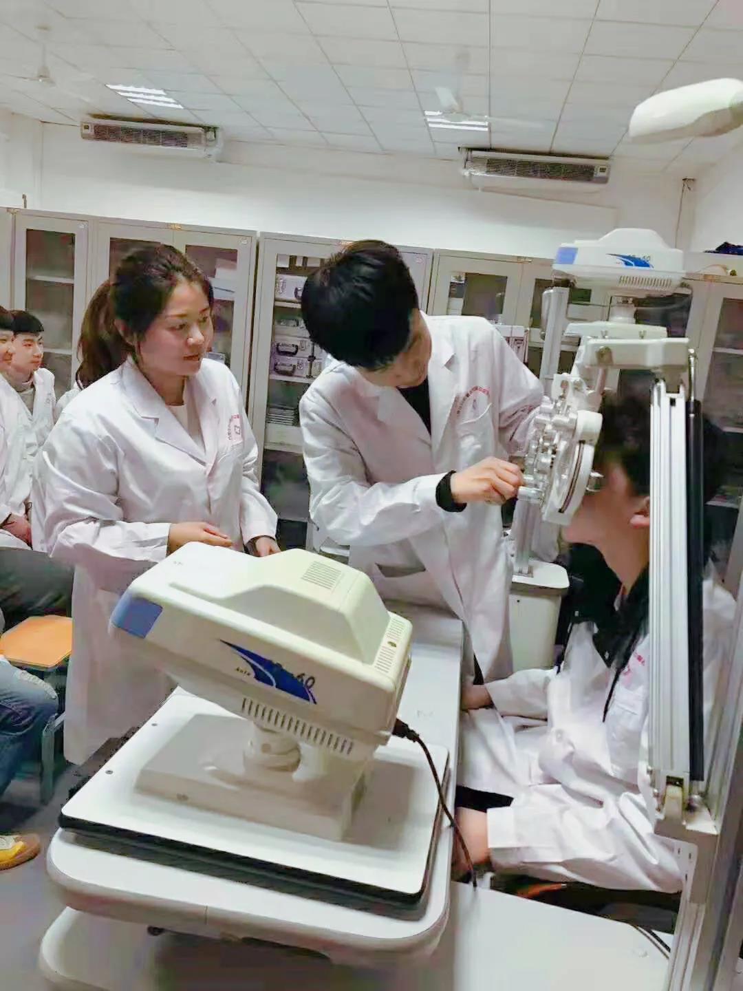 1782188161696456.jpg 石家庄白求恩眼视光与配镜专业.jpg